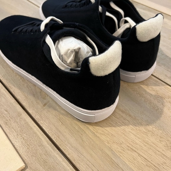 Brand new in box Naadam whool/cashmere sneakers. - Picture 7 of 7